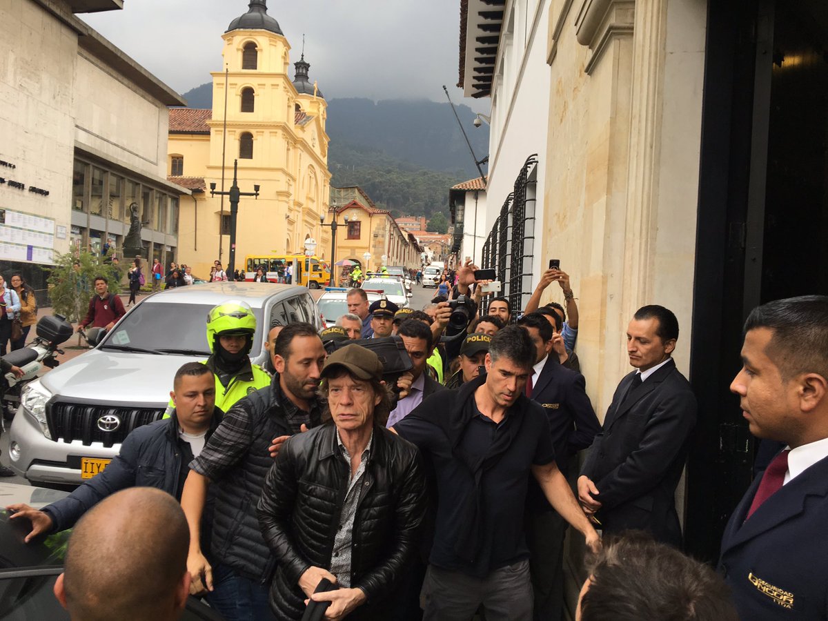 the city paper captó a Mick Jagger en el centro de Bogotá