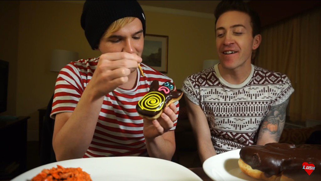 TomasMont30's tweet photo. #JustStabIt @MatthewLush https://t.co/UqOKCF91eX