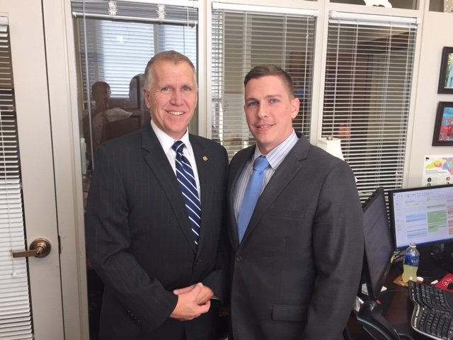 NRFnews's tweet image. .@SenThomTillis talking patent reform today with #smallbiz owner David Buschorn of @USATrailCams. #fixpatents