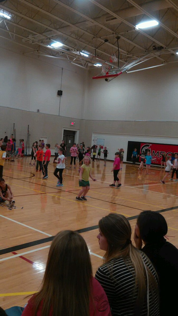 BKirmer's tweet photo. If I'm not the best dad, this has to put me in the top four. Neck & neck with Dewitt, Baker, Peak. #JumpRopeContest https://t.co/pQFB2QZ6wK