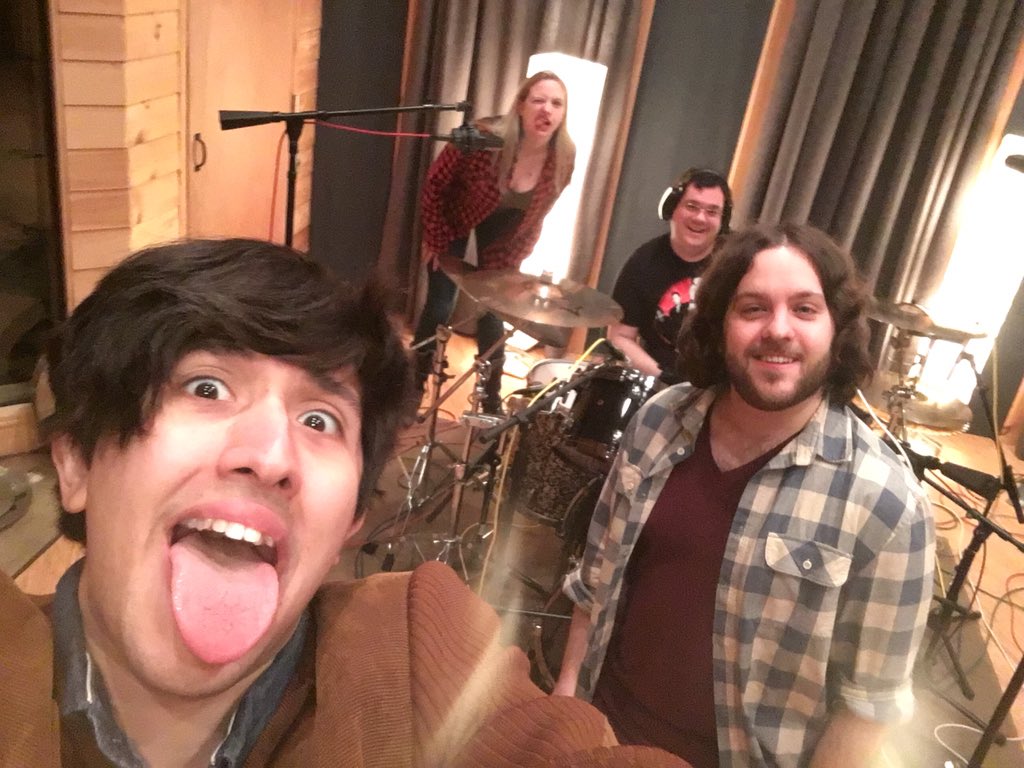 thegrawlixmusic's tweet photo. #makingmusic #JCsStudio #Grawlix #TheGrawlixMusic #grawlix #thegrawlixmusic #DavidVeslocki #DVeslocki https://t.co/1kLV44iYH8