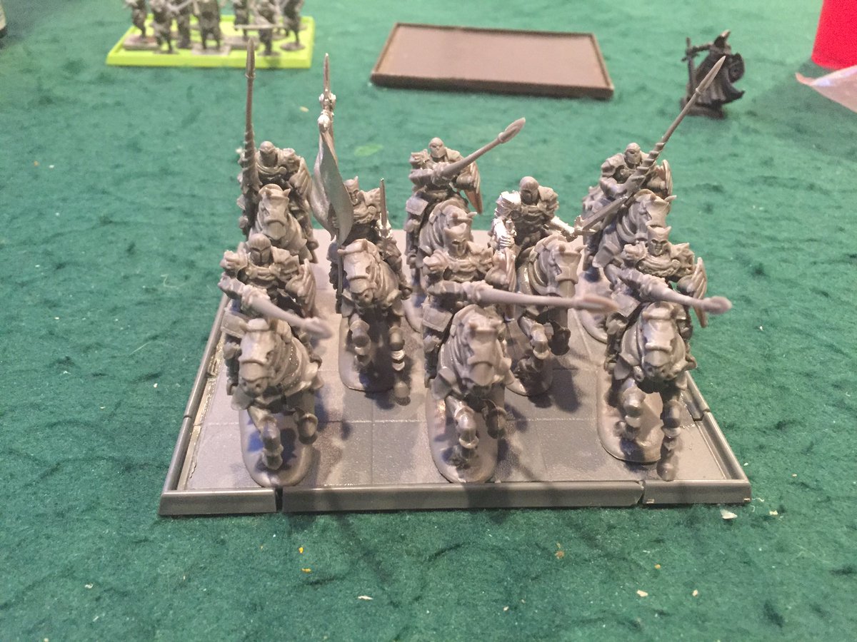 ohiohammer2011's tweet photo. Finally hobbying now that #OhCon is done and got the basics of a unit of Basilean Knoghts put together https://t.co/8vht5wCo2k