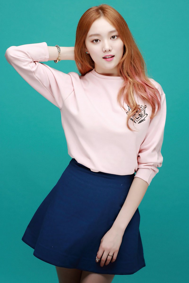 TheDramaKorea's tweet photo. Park Shin Hye &amp; Lee Sung Kyung kemungkinan bakal jadi rival di drama SBS Female Gangster HyeJung. Tayang Juni 2016. https://t.co/qmXr3P5wEO