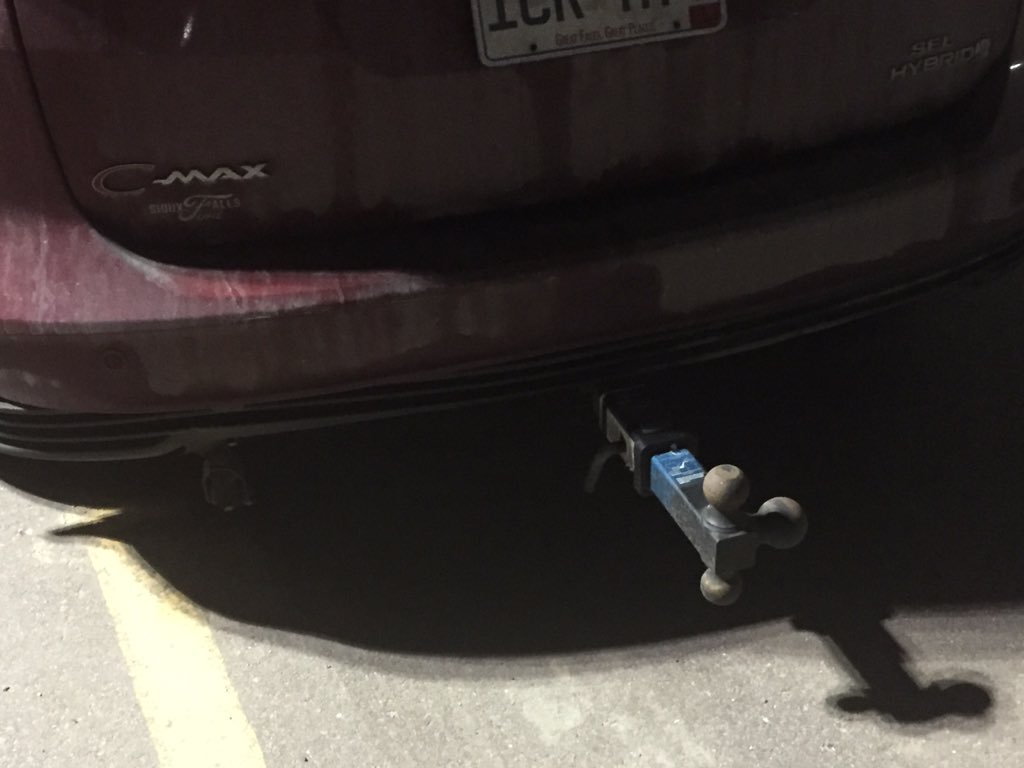 underhoodshow's tweet image. What's wrong with this picture I took at the airport? #towsmart yes this is a #cmax