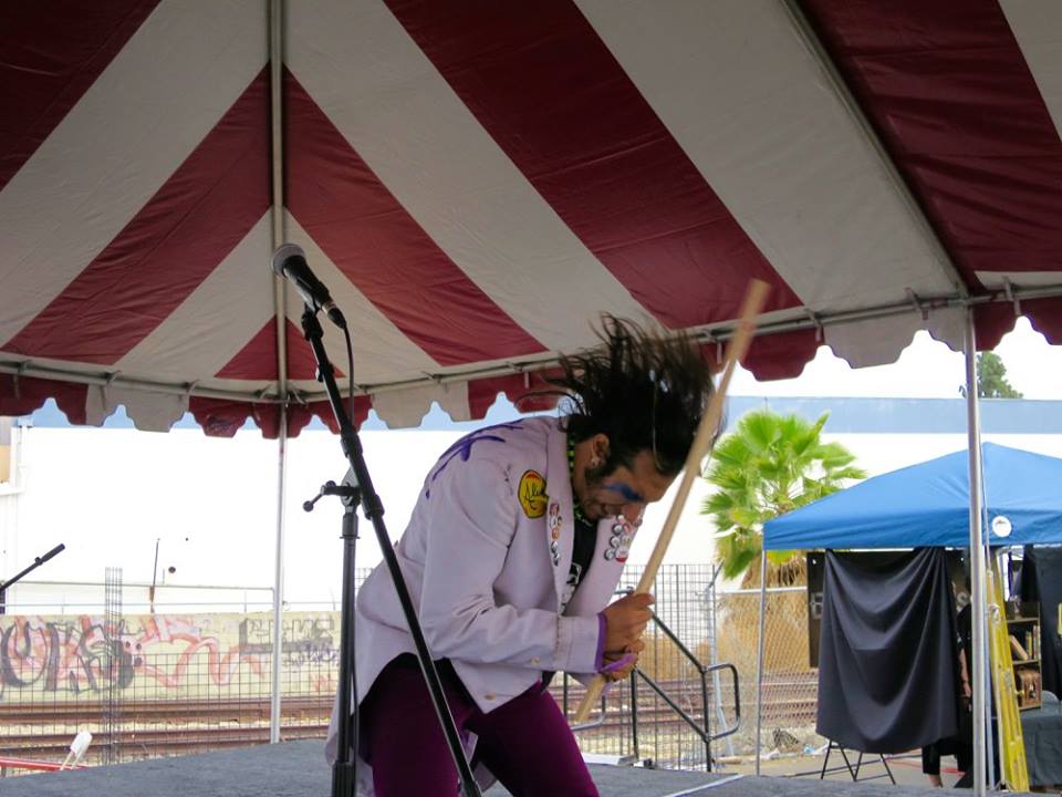 darinmalfi's tweet photo. Yardstick Head Smash at #SpookShow4! #DangerousD #sideshow https://t.co/2UeKESJAIq