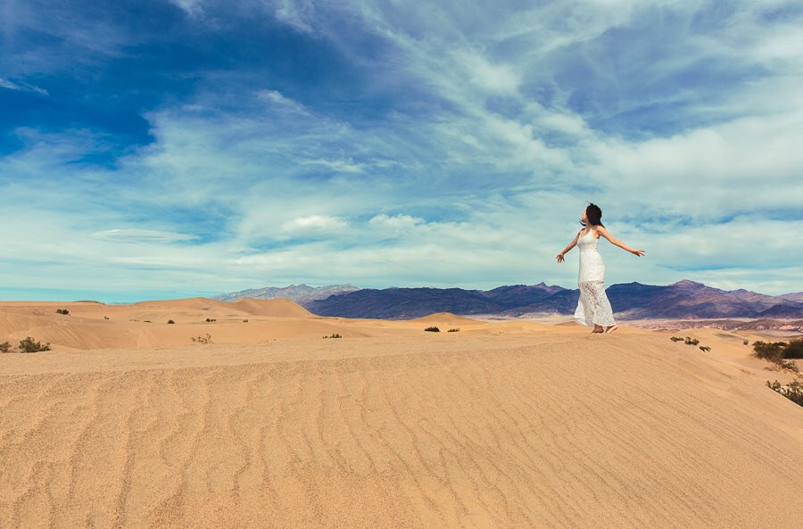 #internationalwomansday #adventure #nature #sandunes #landscape #deathvalley #travel #beauty @angielumbeauty
