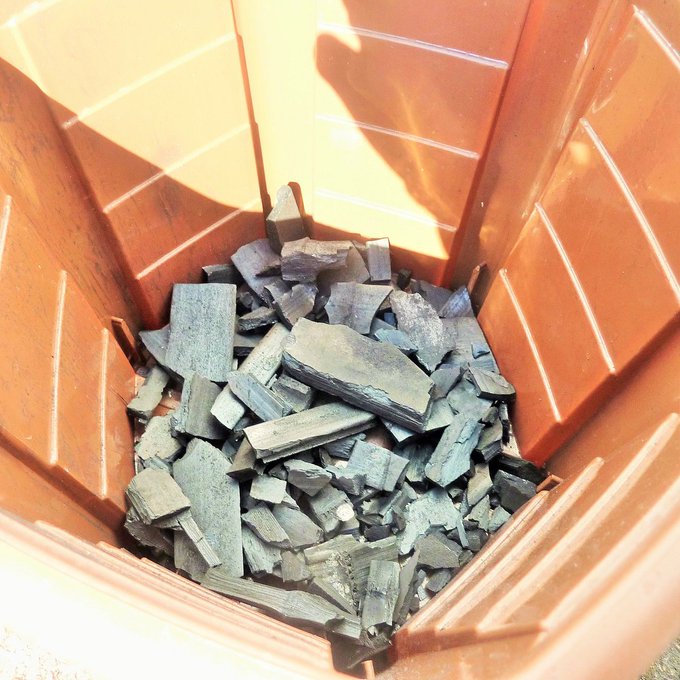 鉢底石の代用品 12選 代わりになるのはコレ 砂利 発泡スチロールなどおすすめ代替品を紹介 代用品お探しサイト 困った時に役立つ カワルン