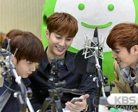 JunusChilefans's tweet photo. Double S 301en KBS Radio - K POP PLANET [08.03.16]
Crédito: @kbskong #junusworld #ss301 #eternal5 #SS501 https://t.co/YqMQNAovOl