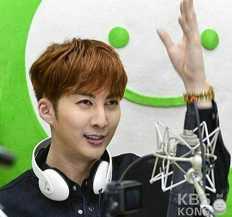 JunusChilefans's tweet photo. Double S 301en KBS Radio - K POP PLANET [08.03.16]
Crédito: @kbskong #junusworld #ss301 #eternal5 #SS501 https://t.co/YqMQNAovOl