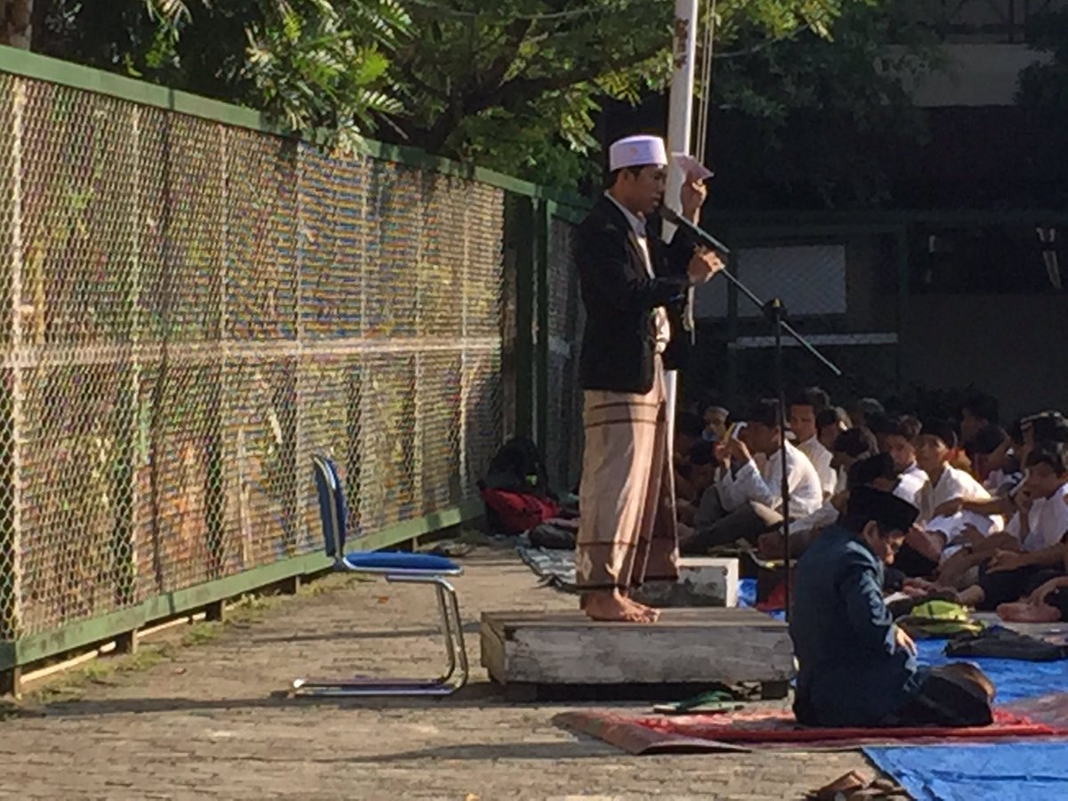 OSISSpanda's tweet photo. Khotbah yang disampaikan oleh bpk. Akhmad Afandi sebagai salah satu guru agama SMPN2 https://t.co/uriczMjSio