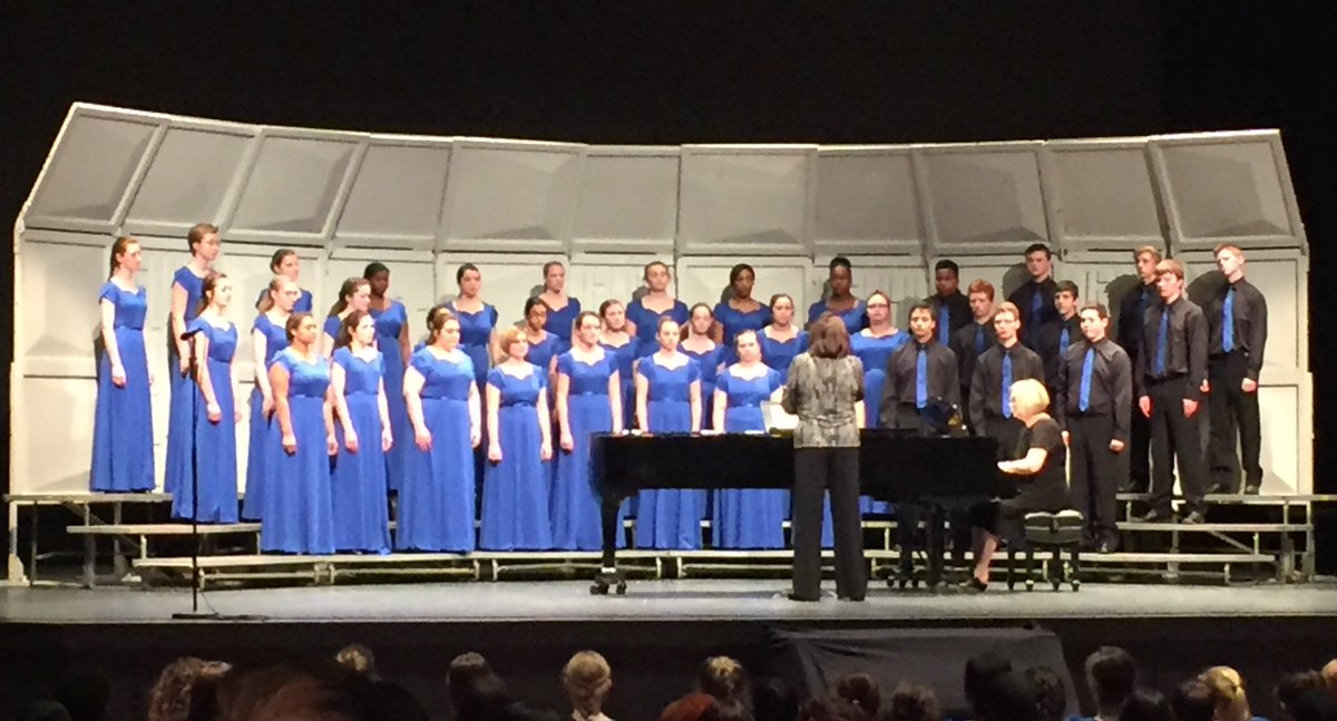 AFHSChorus's tweet image. So proud of @AFHSChorus at our first MPA ~ Woot woot🎶 Congratulations on the superior ratings🎶🎤🎶