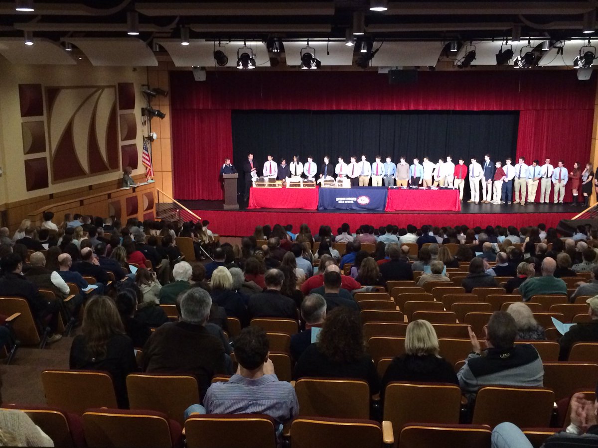 BHPSmckinney's tweet photo. Another full house! Another great night up on the Hill! Congrats to all varsity letter winners! #GLHSpride https://t.co/NxUZUNIJxA