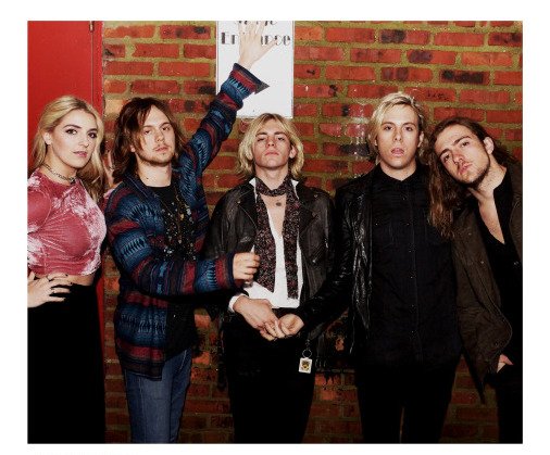 AwwsR5's tweet photo. Lo que hizo la pubertad por ellos

I vote for #R5 #YouKnowYouLoveThem @radiodisney https://t.co/RuTEPQfs9t