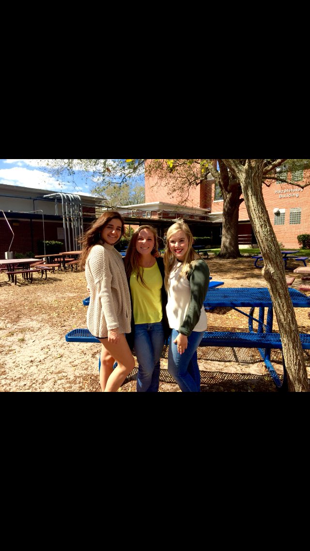 hsa_nhs's tweet photo. Happy #InternationalWomensDay from your female NHS officers!! @WalshMadelyn @gacampisi @L98Ragan https://t.co/pWML7FbXn3