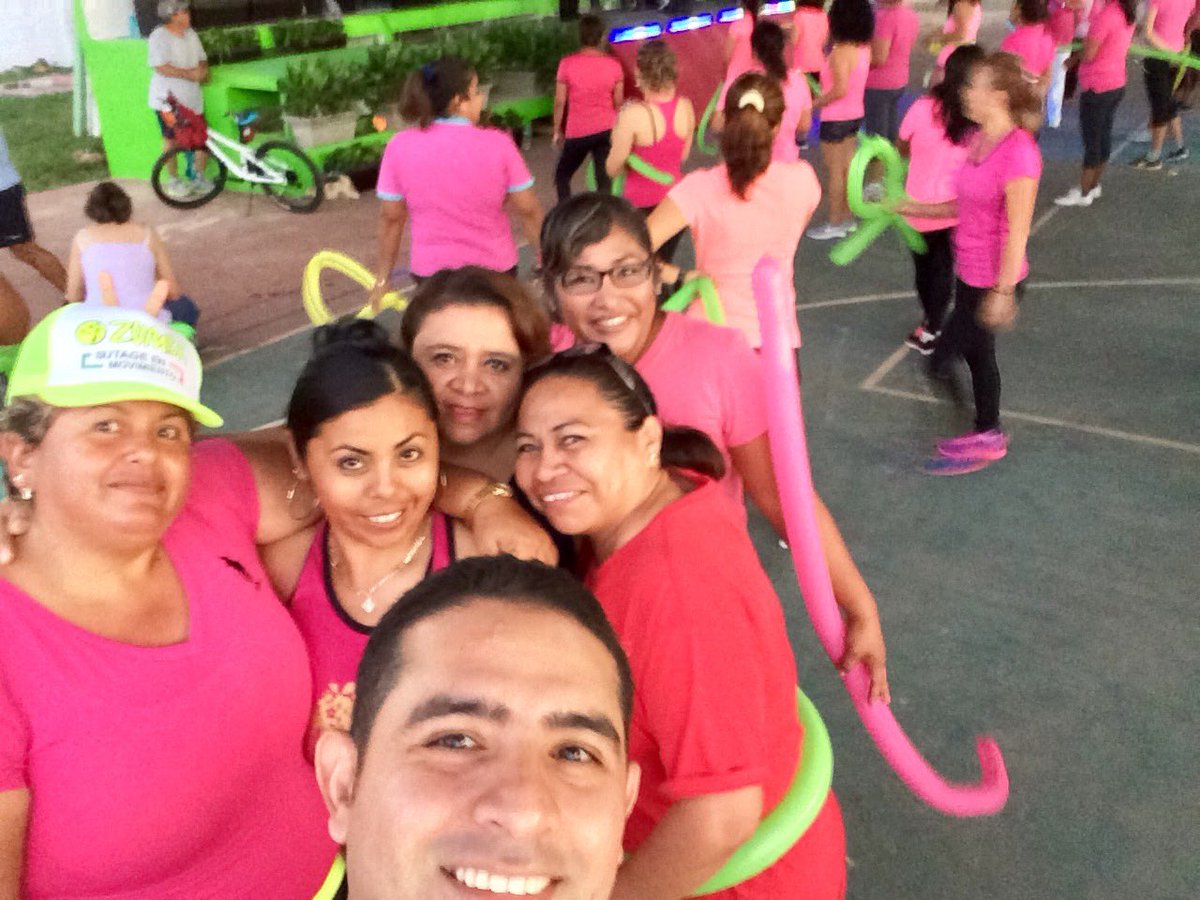HJoseJimenez's tweet photo. En el evento que realiza mi líder del #SUTAGE @RobertoPootV por el #DiaInternacionalDeLaMujer @MaryHadad https://t.co/qWgZ7FCwtJ