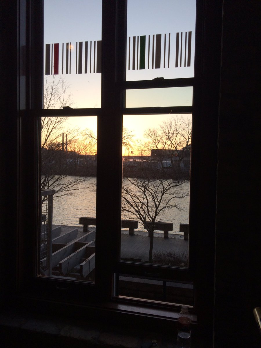 dowhatulove247's tweet photo. Day 2 @BarreCode_MKE for the #SpringItOn2016 challenge. #HIIT ended with a relaxing sunset https://t.co/xZBoRYN5Mg