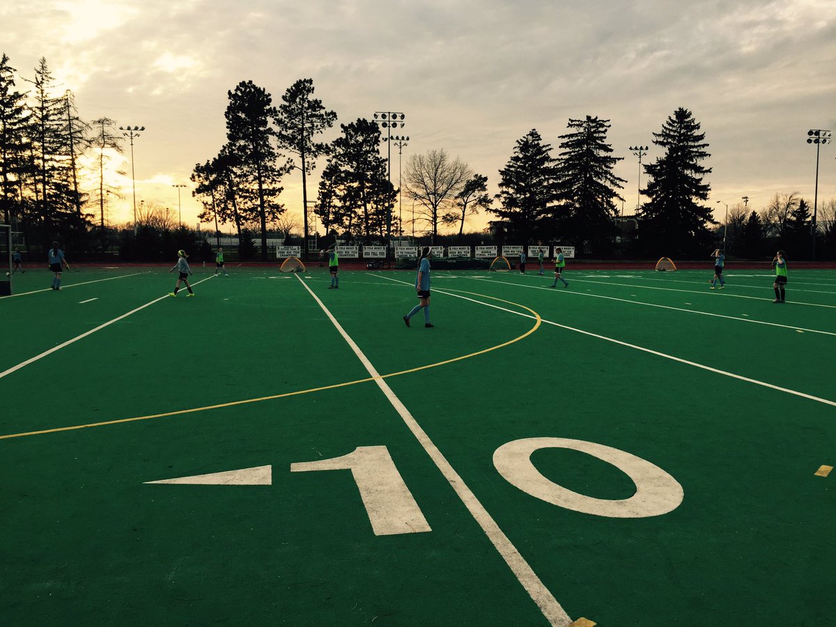 CapCityAthletic's tweet photo. Unbelievable March day! 16B/17B preparing for showcase events. 13G/14G getting a run in. #firstdayoutside https://t.co/6kxiNHlykI