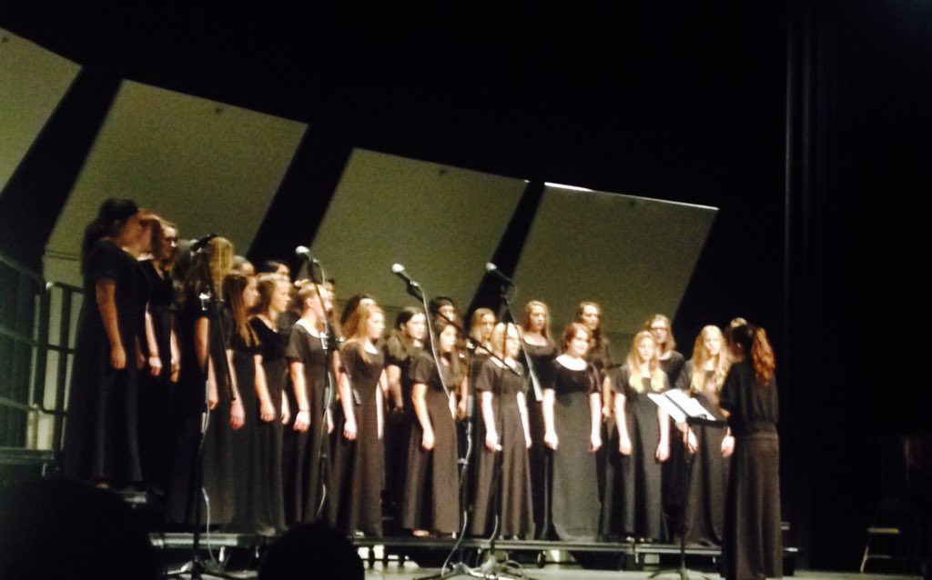 OBMSbulldogs's tweet photo. RCMS Choirs #beautifulperformances #teamRCMS https://t.co/ElS9LwBhPf