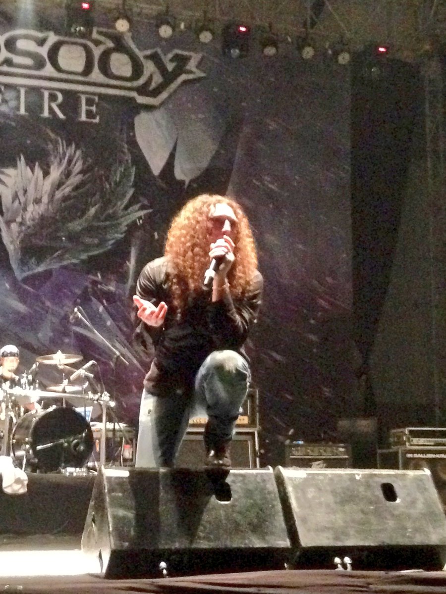 afdhy_saga's tweet photo. Superb perfomance from @fabiolione_com🤘#ForzaFabio #IntoTheLegend #RhapsodyOfFire #AsianTour #Jakarta https://t.co/irrCr70cE4