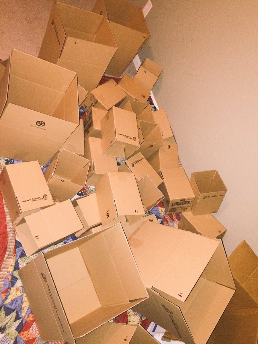 DDCAFP's tweet photo. It's starting....
#boxesboxesboxes #boxesandtape #noshirtsyet #DDCAdultFanProject https://t.co/7aUzPBMuCq