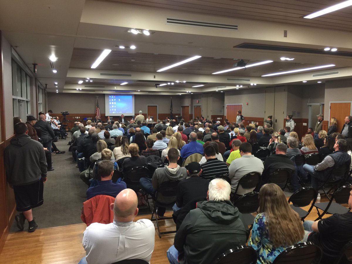 NdGodfread's tweet photo. In Williston 2night encouraging adherence to free market principles. Lrg crowd important topic #crewcamp #compromise https://t.co/5HyqcjA7yc