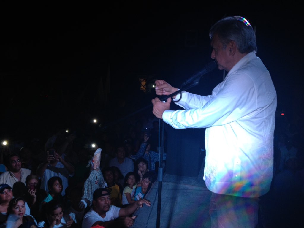 OctavioRomero_O's tweet photo. Cae la noche ya en la Col. Vicente Guerrero, en pre cierre de campaña rumbo al #D13M para que #HagamosHistoria https://t.co/DHpZjwKNnh