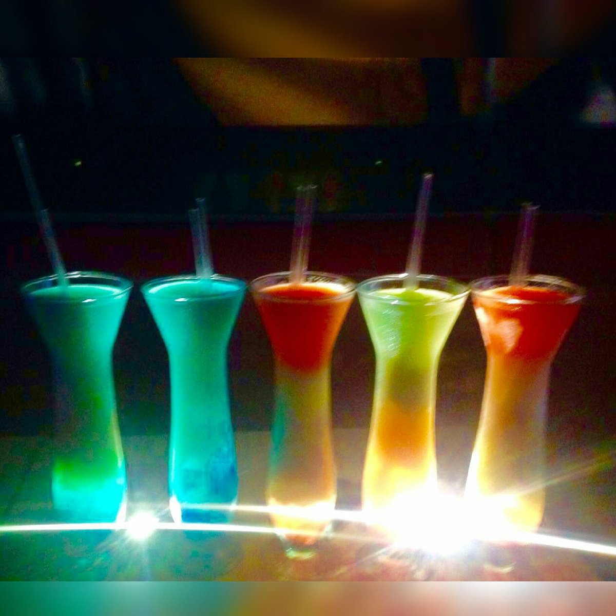 frozenbarve's tweet photo. Nuestros superfrozen esperan por ti https://t.co/4fe5Y12ffk