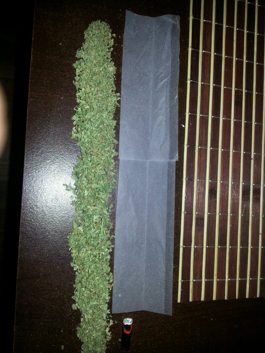 sibbuzzo90's tweet photo. After work.. shower.. dinner.. smoked relaxing https://t.co/pCwsDb0gb6