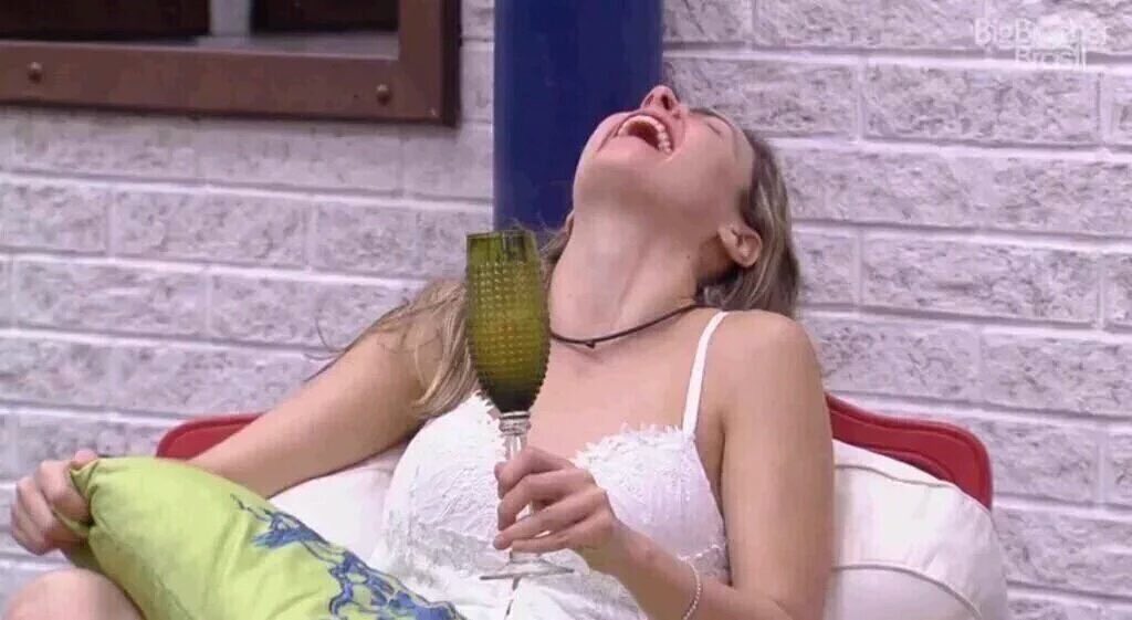 renaultetes's tweet photo. Essa foto representa a eliminação da Adélia #bbb16 https://t.co/qkcRfaX7cI