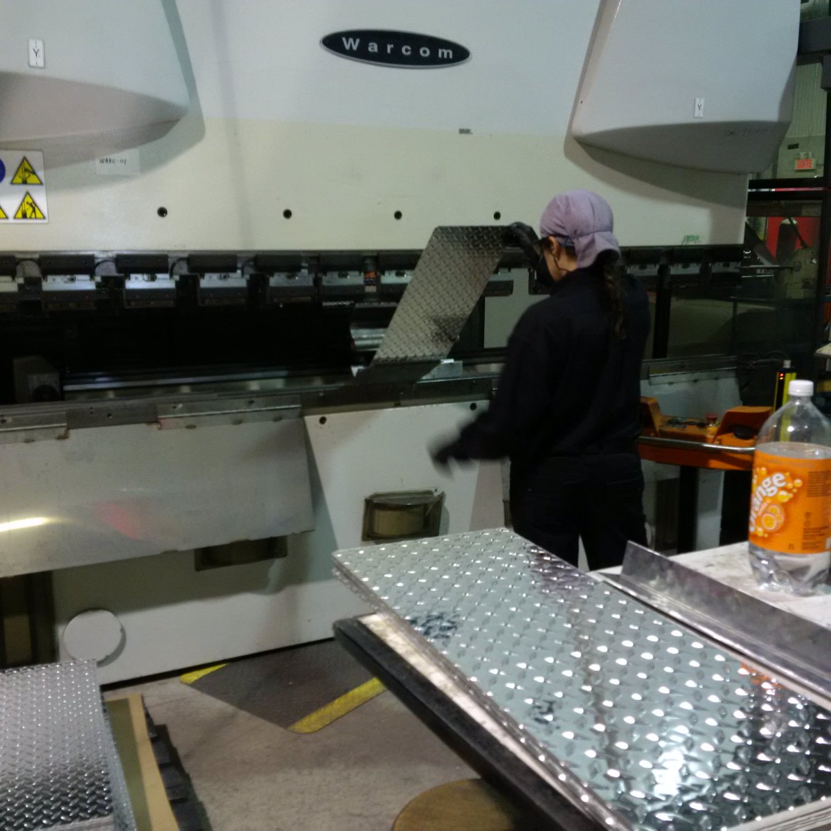 GranbyTek's tweet photo. A little bending....#brakework #fabrication #manufacturing #bending #madeincanada #madeintheusa #madeinamerica https://t.co/7JWyIpTbzr
