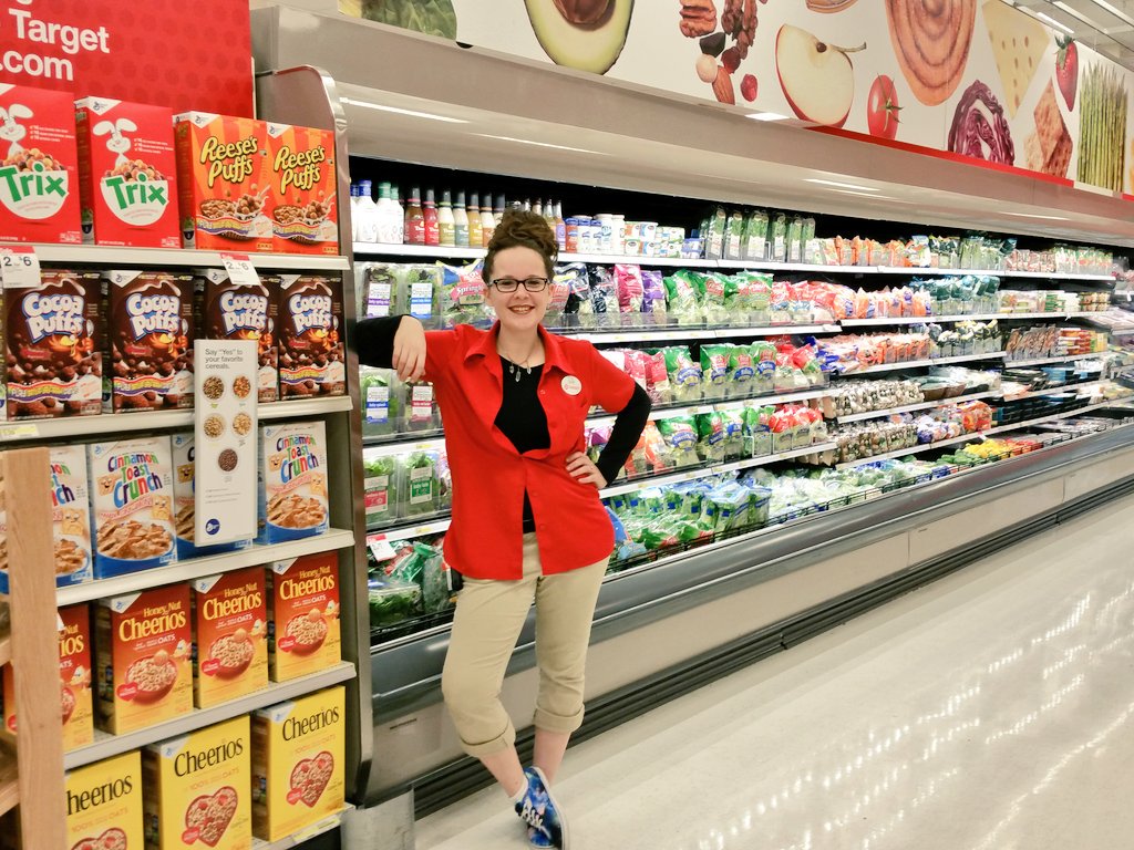 MichelleMT0317's tweet photo. One of our two Perishable Assistants here at the Chico Store showing off her amazing FAB today #T0317 @Andreya_Allen https://t.co/kC2gn9nZlM