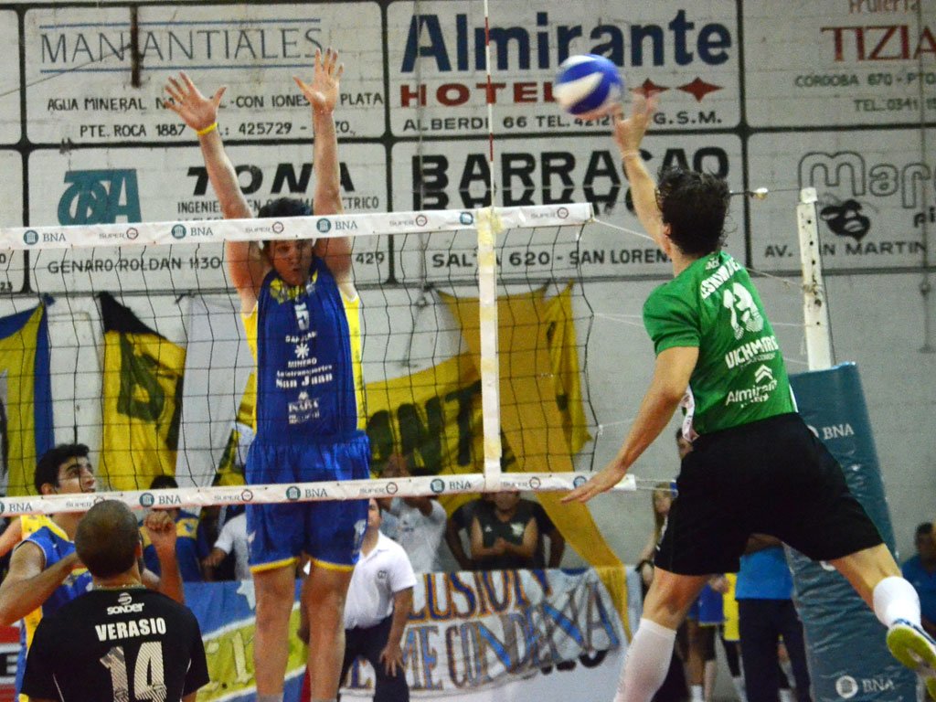 VoleyACLAV's tweet photo. #SuperVoleyBNA #PlayOffsACLAV @UpcnVoley venció a @psmvoley y se clasificó a semifinales: https://t.co/ZPgXQpk8tW https://t.co/P6flBJQOrr