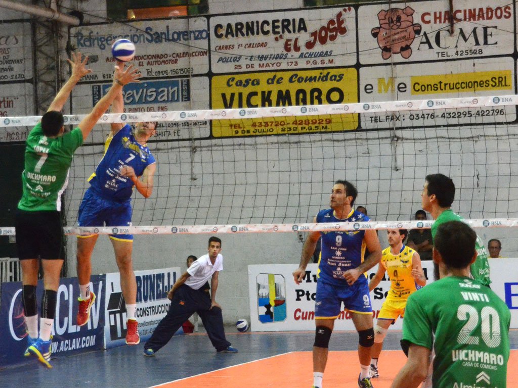 VoleyACLAV's tweet photo. #SuperVoleyBNA #PlayOffsACLAV @UpcnVoley venció a @psmvoley y se clasificó a semifinales: https://t.co/ZPgXQpk8tW https://t.co/P6flBJQOrr