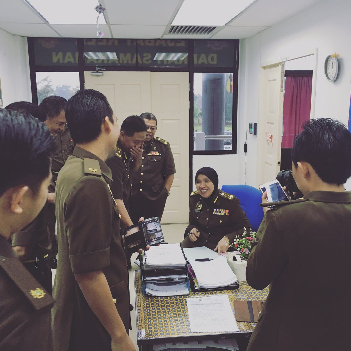 RELASamarahan's tweet photo. 9/3/16 - Lawatan Kerja Rasmi Ybhg. Datuk @KPrelamalaysia ke Pejbt @RELASamarahan @RINIBINTUPONG @KDNPUTRAJAYA https://t.co/nJISLECmQk