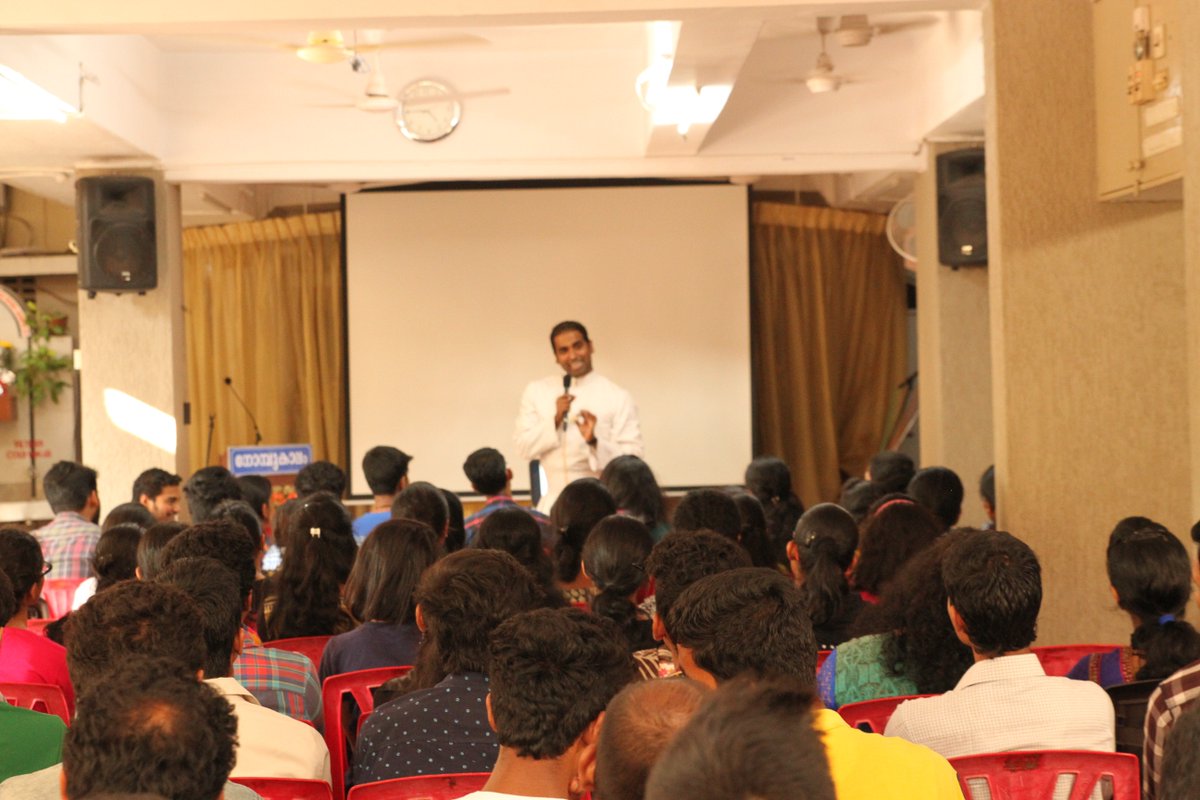 KEYKalinaForane's tweet photo. Engaging the youth
#ForaneYouthRetreat #IndianChurch #SyroMalabar #Lent2016 #CatholicYouth #Mumbai #StThomas https://t.co/bEUaWc9EuV
