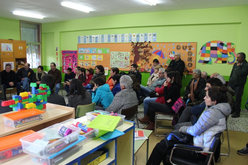 Conversa aberta: A memoria dos traballos comunitarios foi o primeiro acto do sábado 5 pola tarde no CEIP Xurés