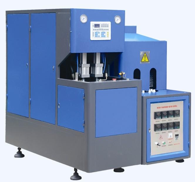 JiangEstrella's tweet photo. Esta es la máquina de soplado semiautomática.Se utiliza principalmente  para la producción de botellas de plásticos https://t.co/6wJ1wOB7TV