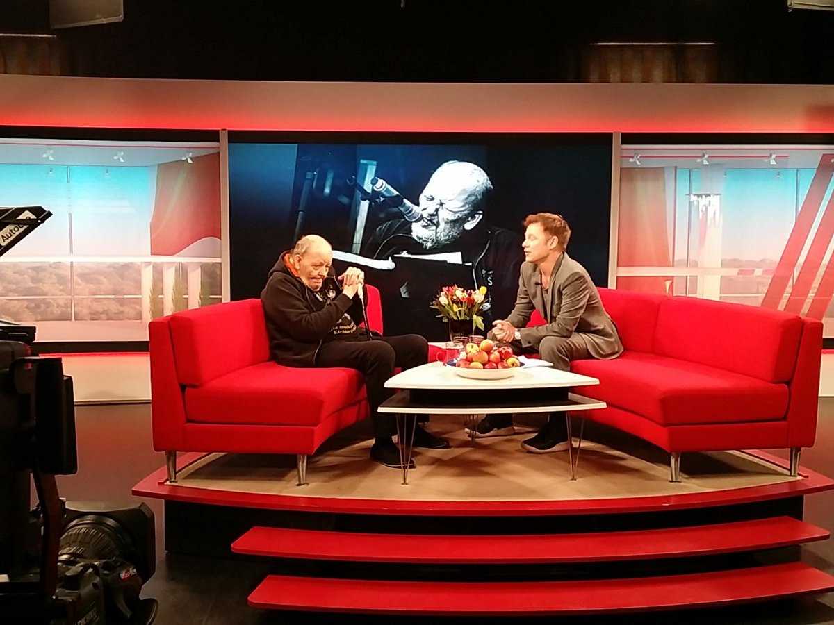 Finbesök i #gomorronsverige. <a href="/PerSinding/">Per Sinding-Larsen</a>  möter Freddie Wadling :) #svt1