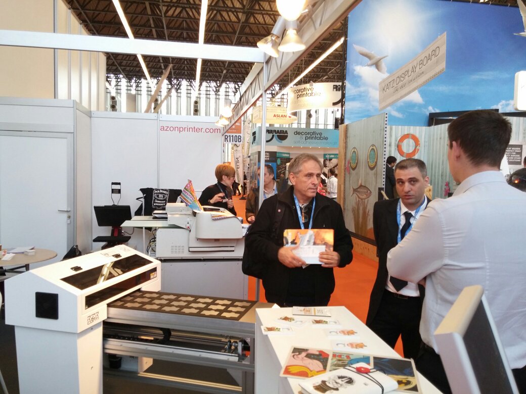 AzonPrinter's tweet photo. Today is the second day of #FESPAdigital ! Come by our booth #R111 in hall 7, and check out our innovation printing! https://t.co/IOx7Ac0PI4