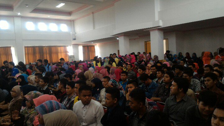 Selamat datang bapak Hary Tanoesoedibjo di fakultas ekonomi, univ negeri padang