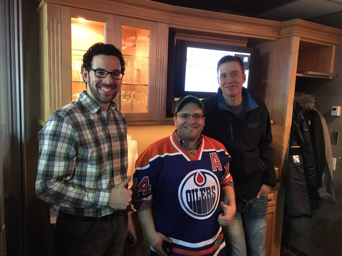 ranfurlyredneck's tweet image. W/ Sudco farms &amp;amp; Robert Gibbs from @scotiabank @EdmontonOilers game. Thanks for pulling my name in #farmtech16 draw!