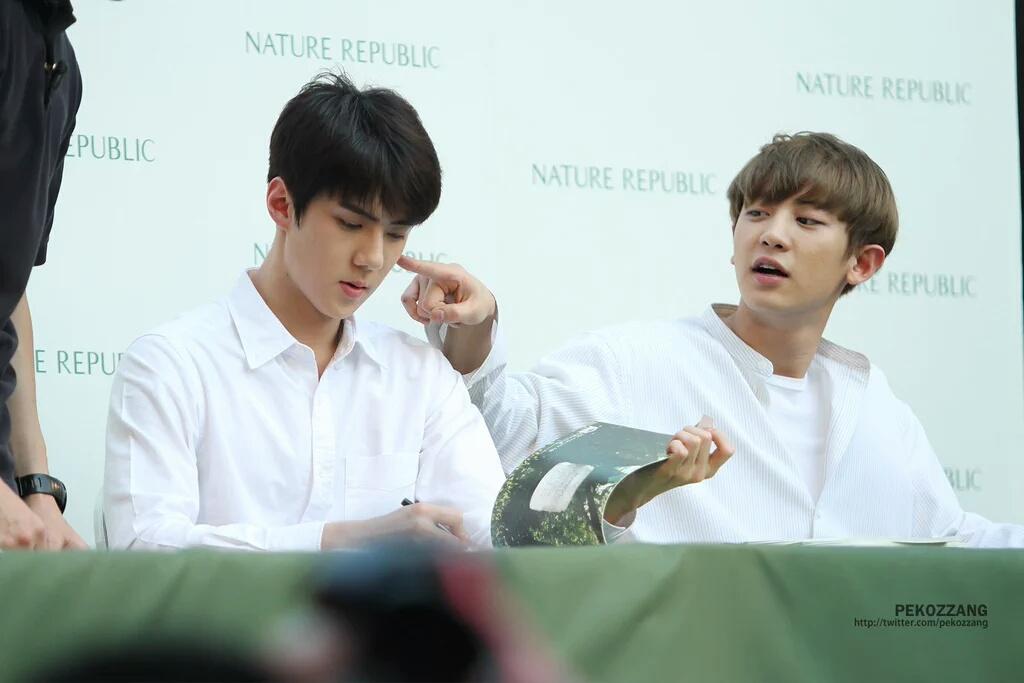 ohseyeol's tweet photo. 160308 #chanhun จิ้มๆ คนน่ารัก👈 (cr.pekozzang)   https://t.co/uWD58Xf912 #NatureRepublicThailand https://t.co/he9SI5Nxb6