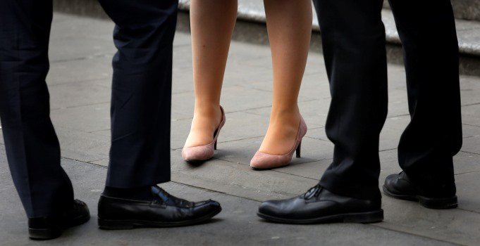 BiznessReporter's tweet photo. Women earn £300,000 less than men during work career, report says https://t.co/k8rbuyceno #payreward https://t.co/XCv5gq6VJH