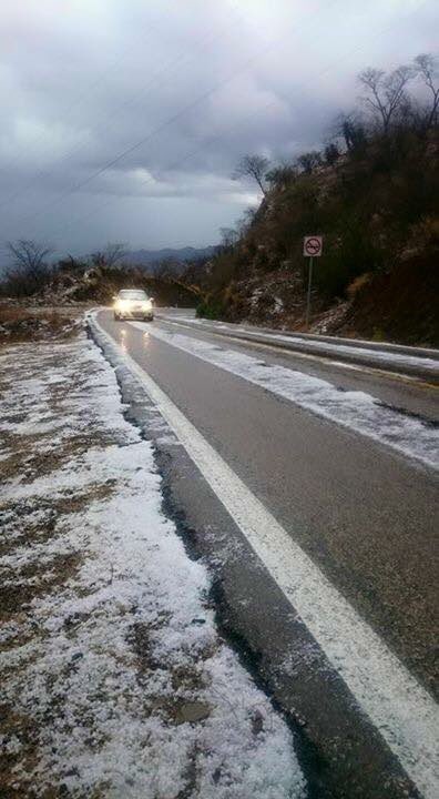 BCSnoticias's tweet image. Así lució esta tarde #BajaCaliforniaSur con la caída de granizo