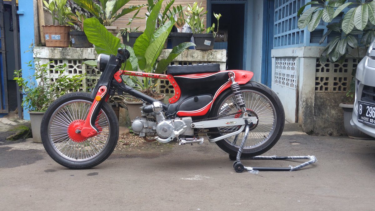 DimasMiink's tweet photo. Iseng-iseng maenan streetcub https://t.co/sphNQEMy9d