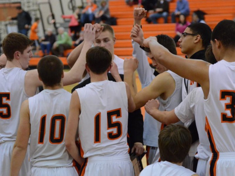 Canton (20-0) &amp; Northville (20-1) meet up in an epic KLAA battle in Class A District Semis.
prephoops.com/2016/03/39-wed…