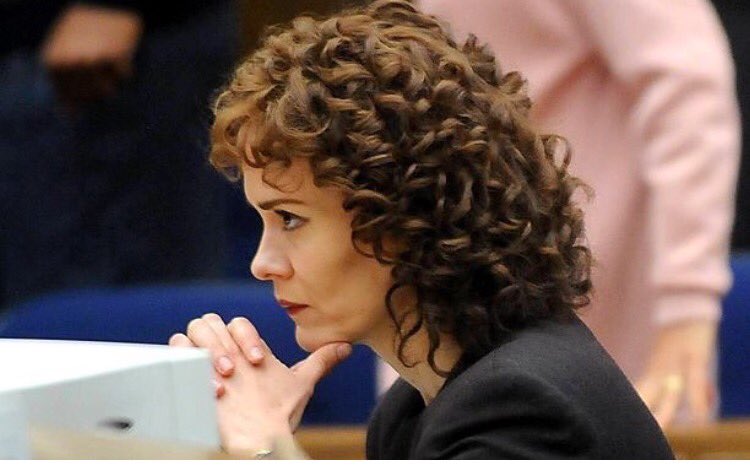 Why are you SO amazing <a href="/sarahpaulson/">lady bird</a>? Tonight ep was unreal #PeoplevsOJSimpson #MarciaClark