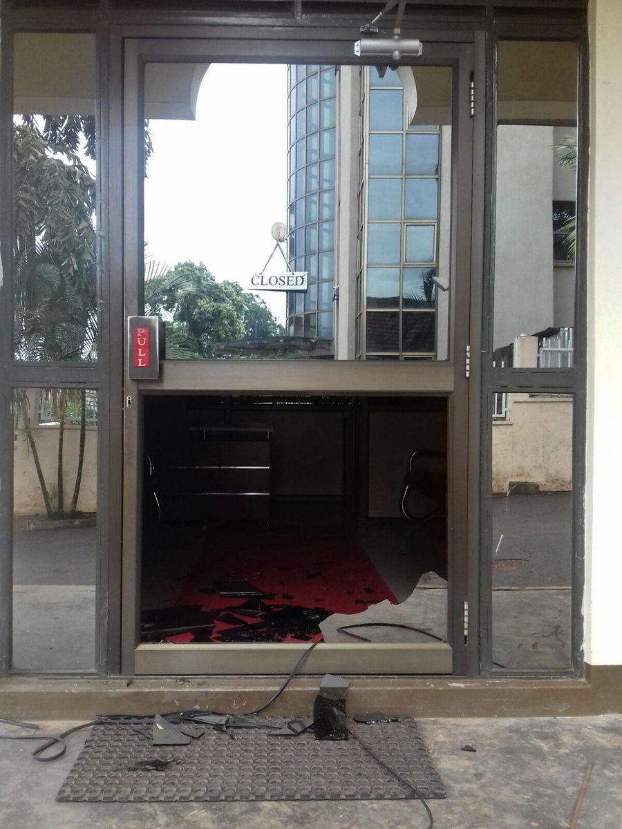 DailyMonitor's tweet image. BREAK IN: Files &amp;amp; laptops missing from Muhammad Mbabazi' office, @Mbabazi laywer following a break-in #UgPetition16