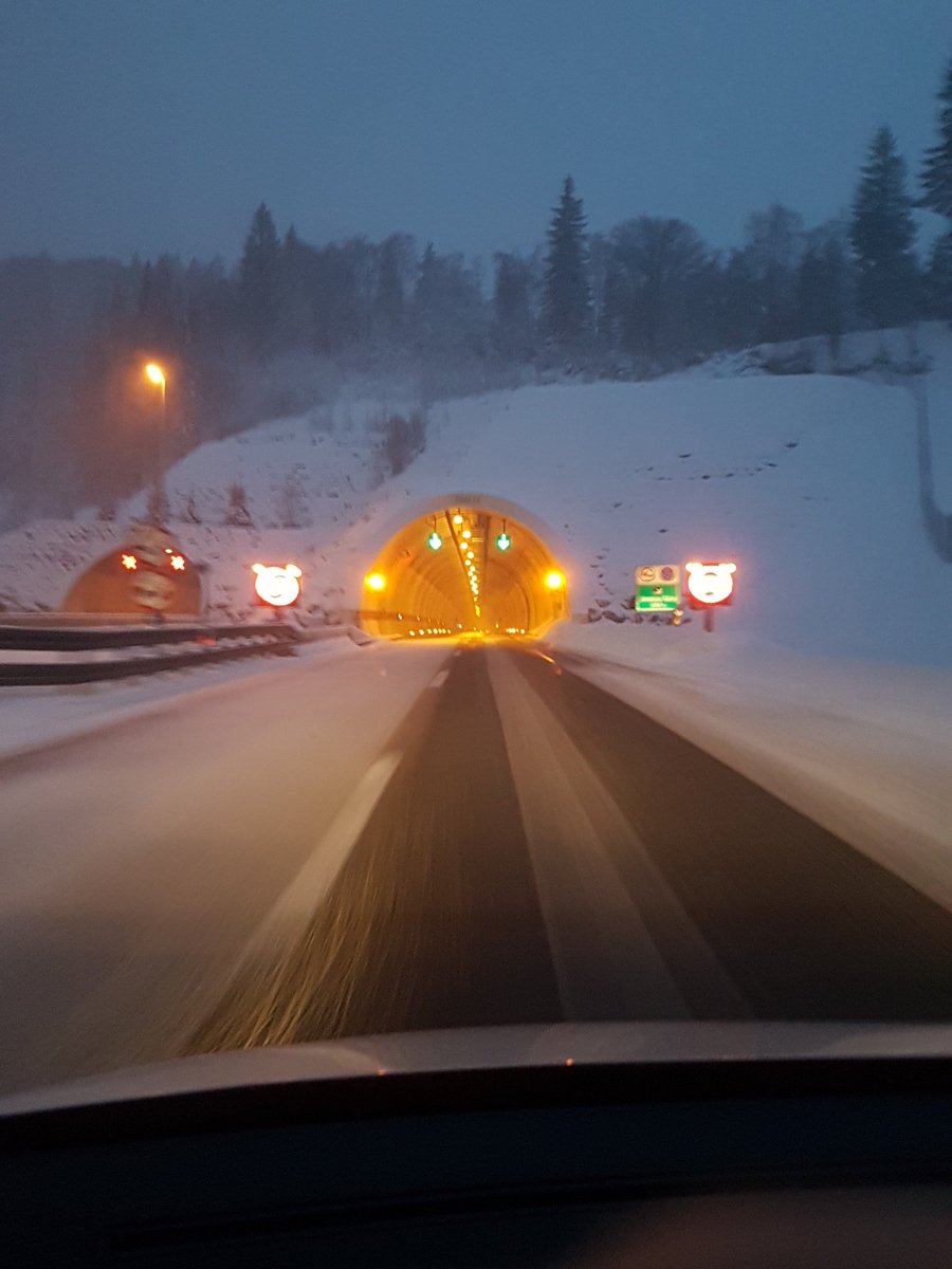 josip_rukavina's tweet image. #a6 #autocesta #zimski uvjeti a ja lagano