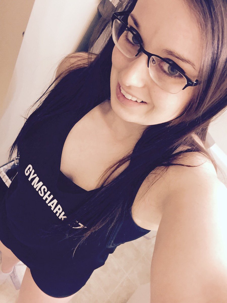 KayleneBlue's tweet photo. #editited #gymshark https://t.co/THsKf6K2J9